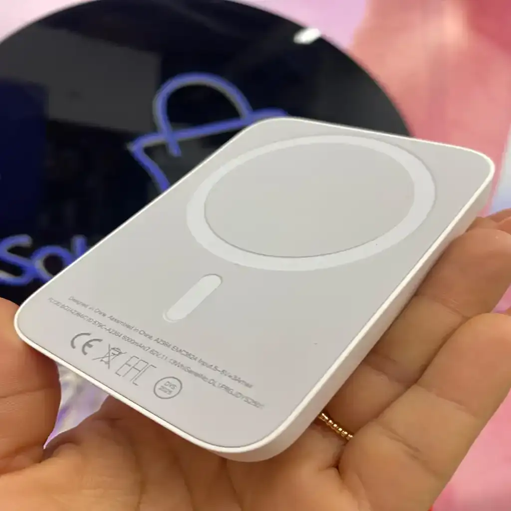 Batería externa inalámbrica